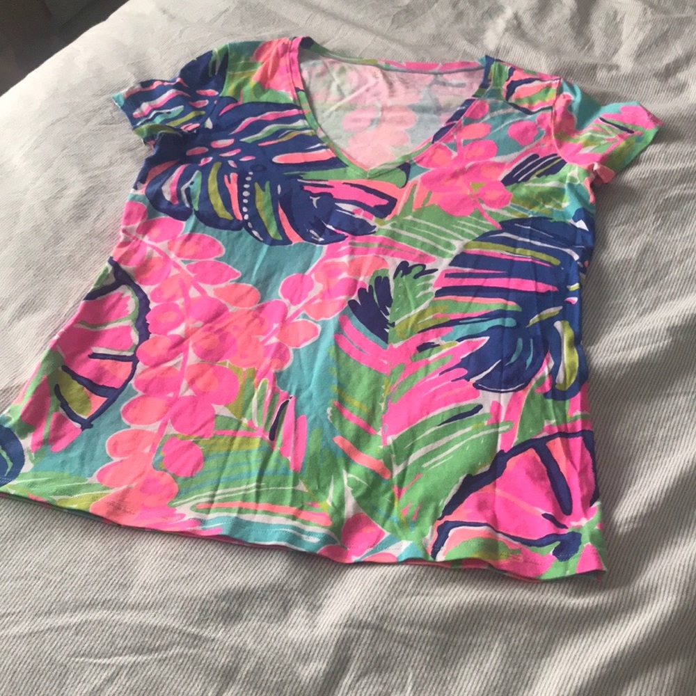 Lily Pulitzer t shirt